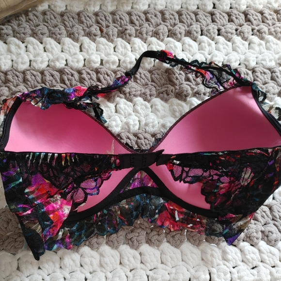 Victoria Secret Halter Top Bra - Picture 4 of 5